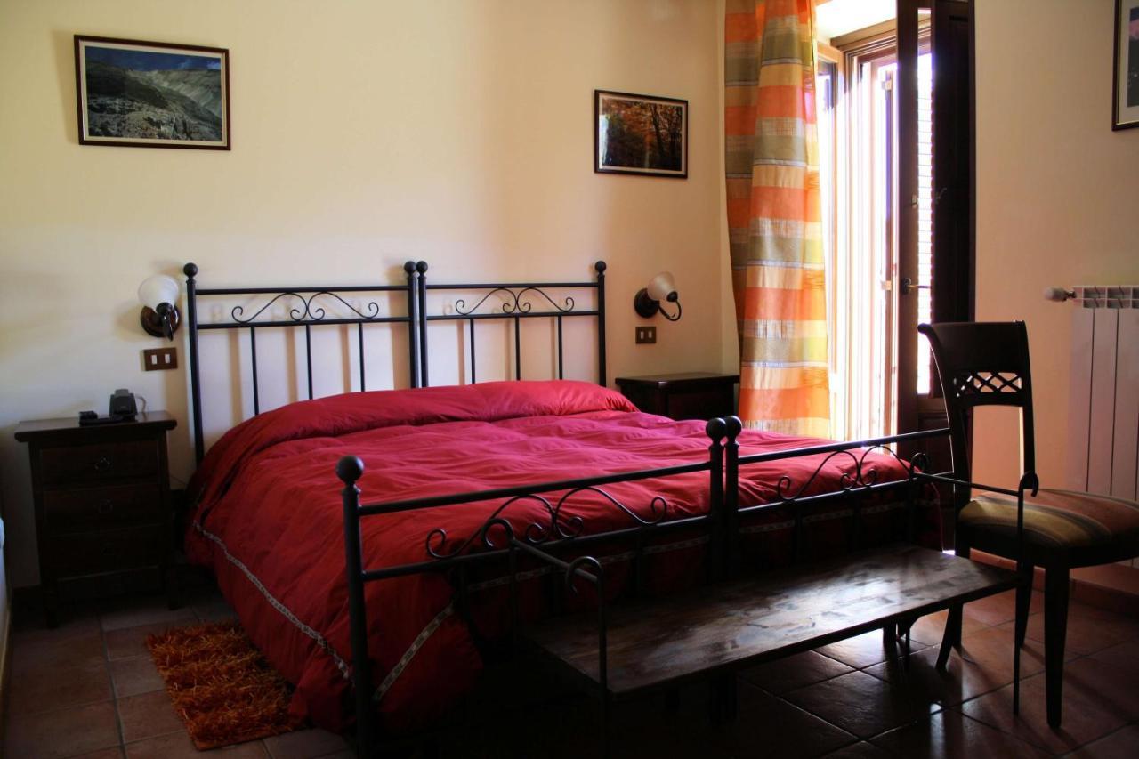 Locanda Del Barone Caramanico Terme Rum bild