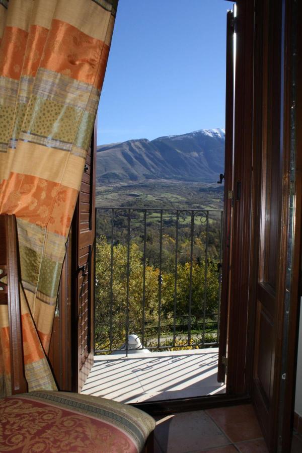 Locanda Del Barone Caramanico Terme Rum bild