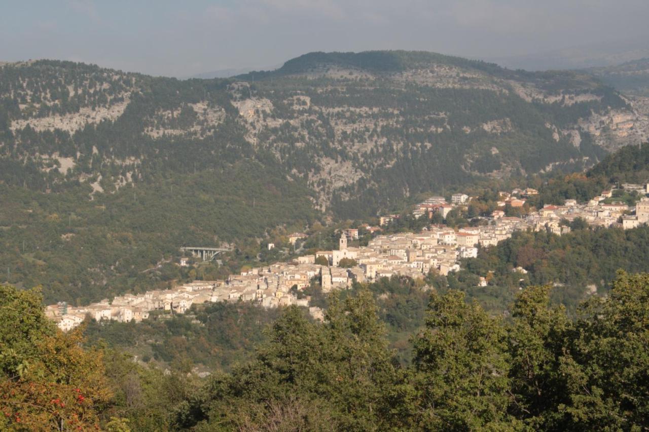 Locanda Del Barone Caramanico Terme Rum bild